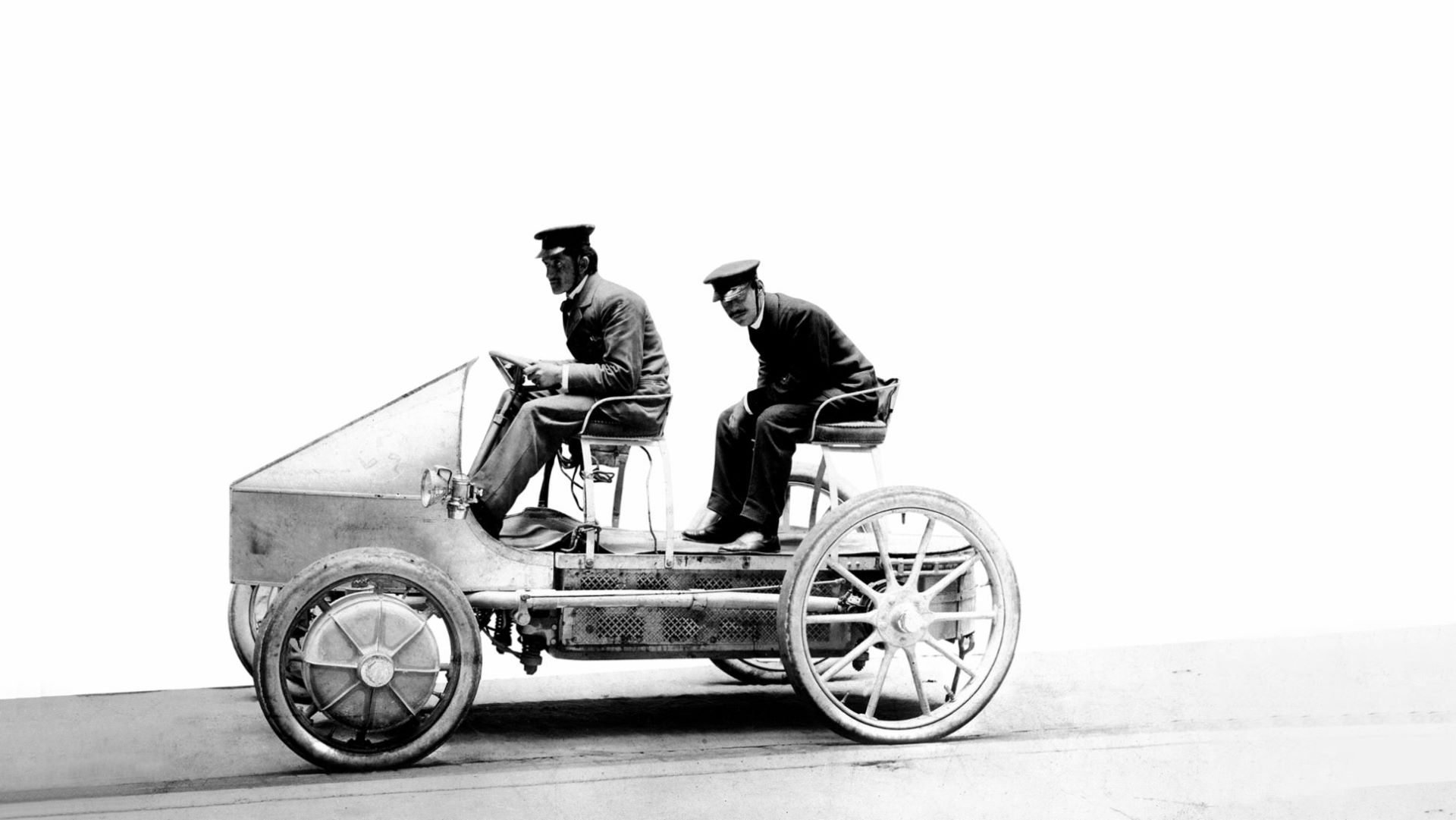 the-electric-revolution-what-every-workshop-needs-to-know.jpg
