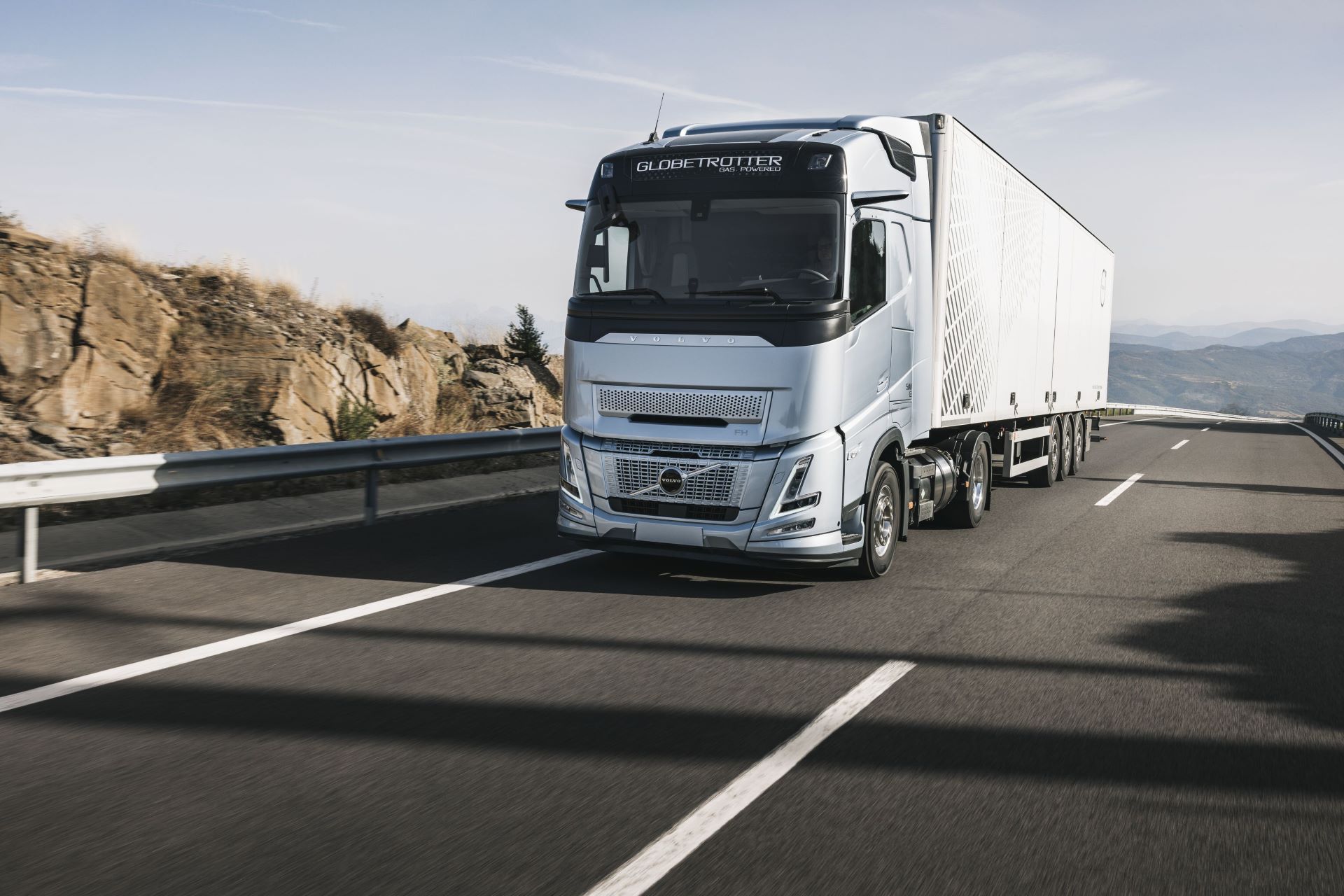 volvo-trucks-scores-five-stars-in-independent-safety-test.jpg